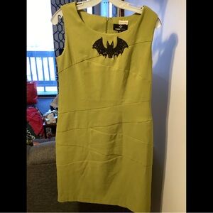 M L Pea Green Bat Embellished Vintage Sheath Dress Sleeveless Column